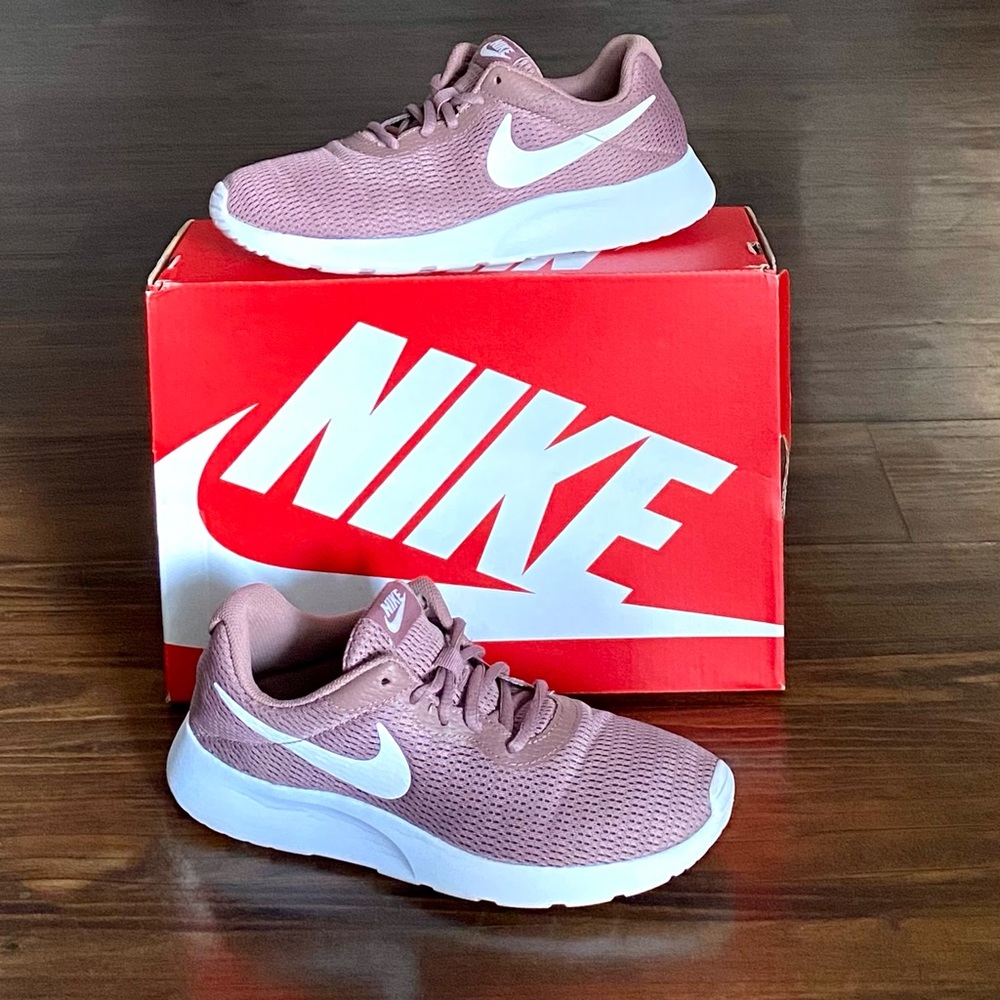 Nike Tanjun Smokey Mauve - Womens Size 6.5